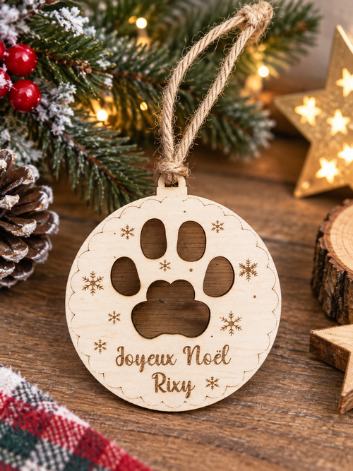 Boule de Noël en bois personnalisée