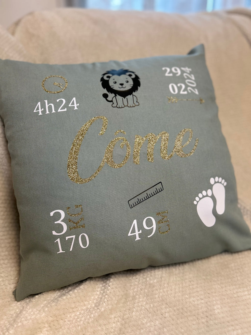 Coussin de naissance personnalisé avec prénom et informations de naissance