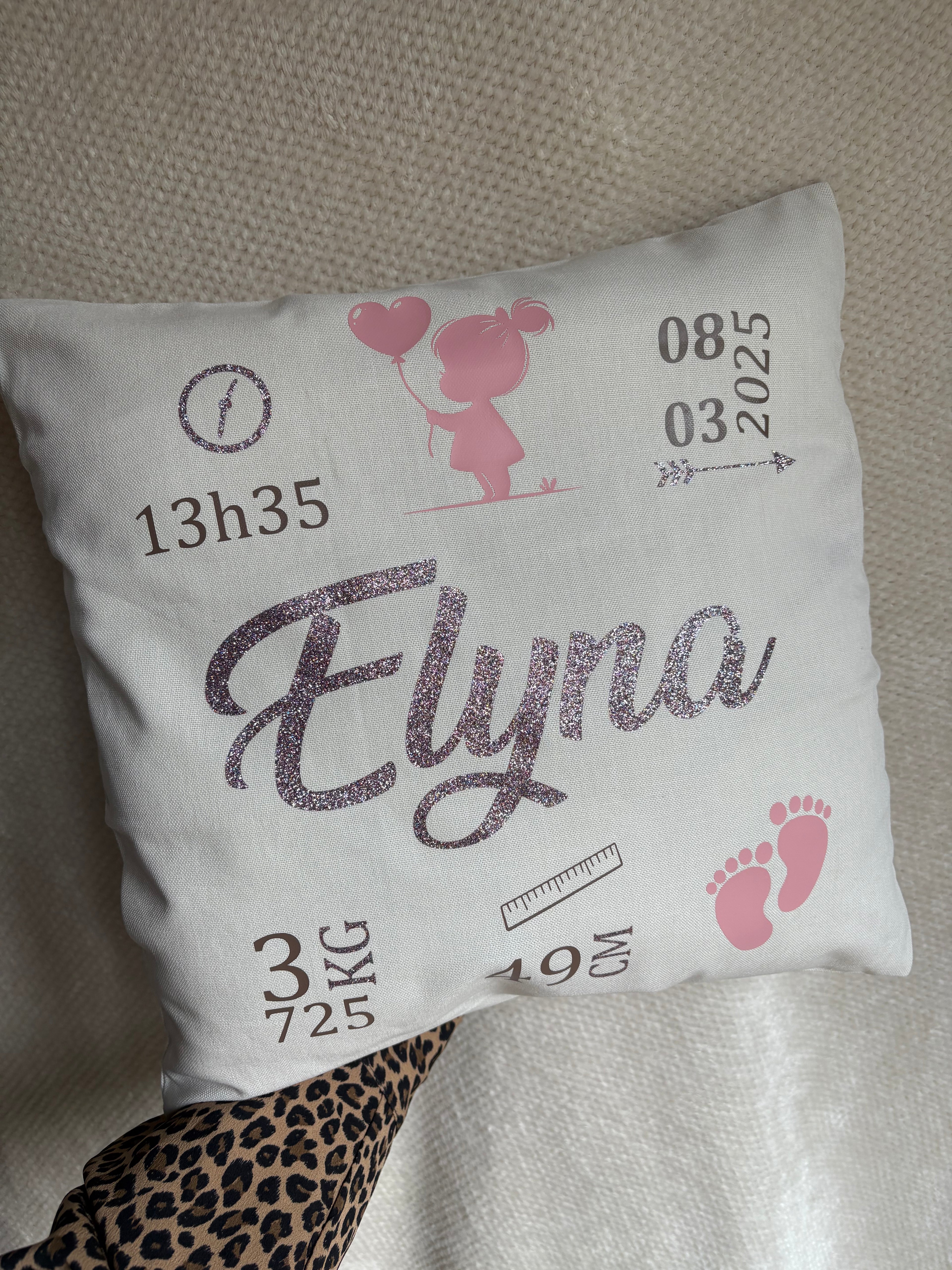 Cojín de nacimiento personalizado
